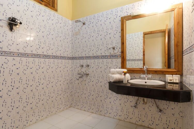 Hotel Naggar Delight with attached bathroom